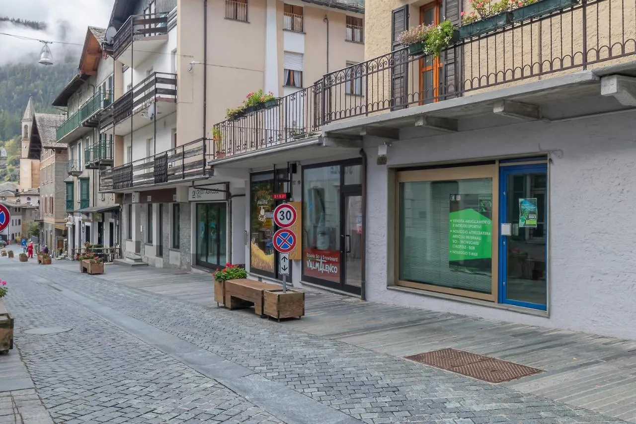 Appartamento Ihost Flat - Valmalenco Centro Chiesa in Valmalenco 0*,  Italia